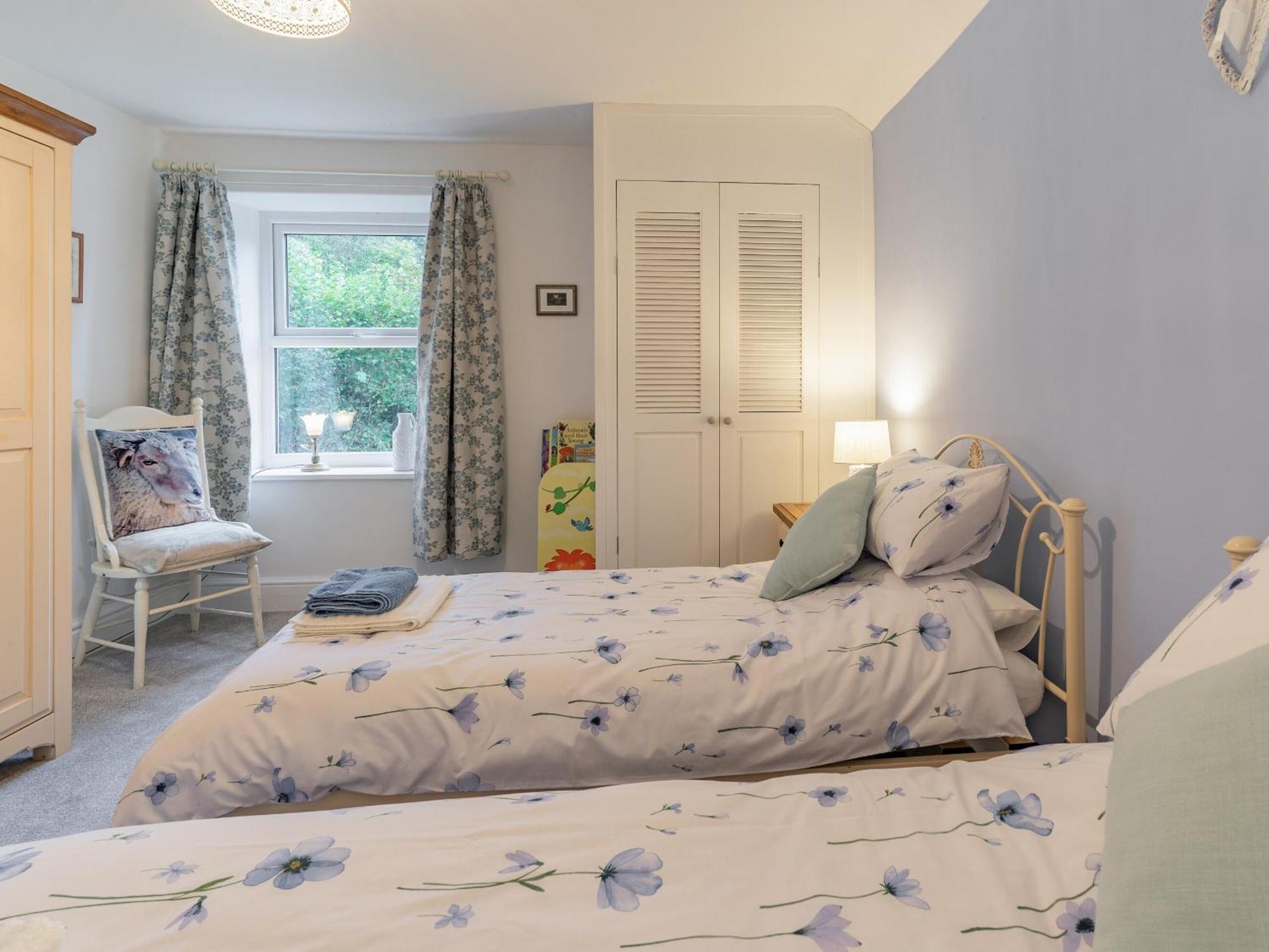 Pwll Farmhouse Llanllawdog 外观 照片